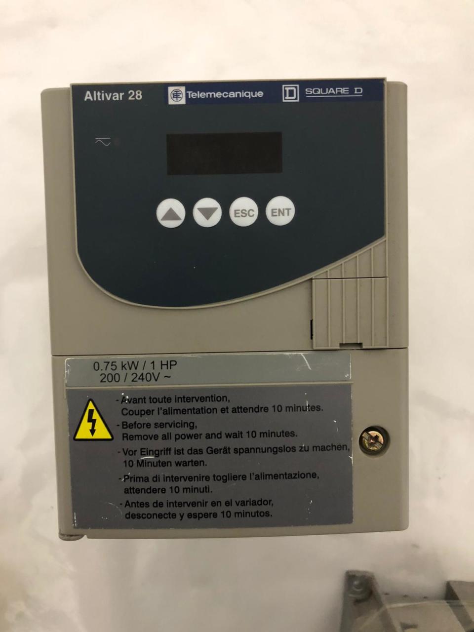 TELEMECANİQUE ALTİVAR 28 ATV28HU18M2 0.75 kW