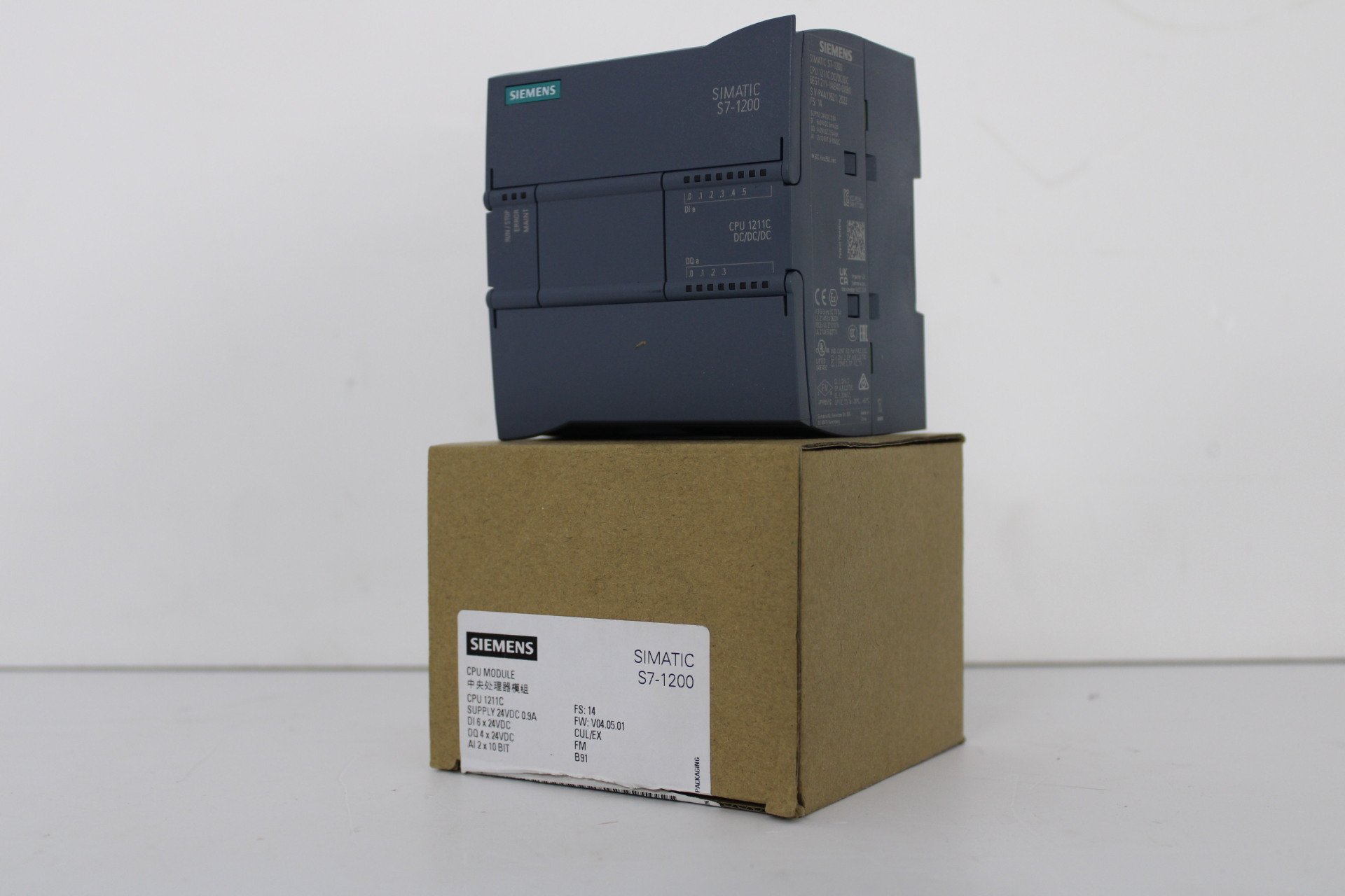 6ES7 211-1AE40-0XB0 6ES7211-1AE40-0XB0 SIEMENS