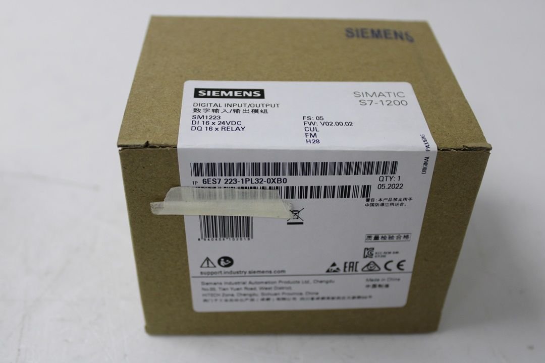 6ES7 223-1PL32-0XB0 SIEMENS